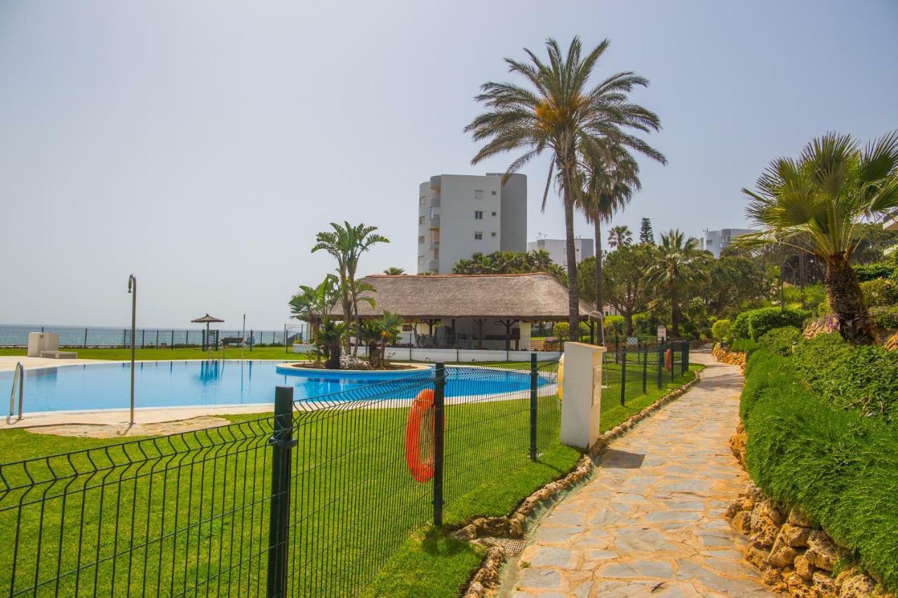 1Br Beachfront Complex - Mi Capricho Sitio de Calahonda Exterior photo