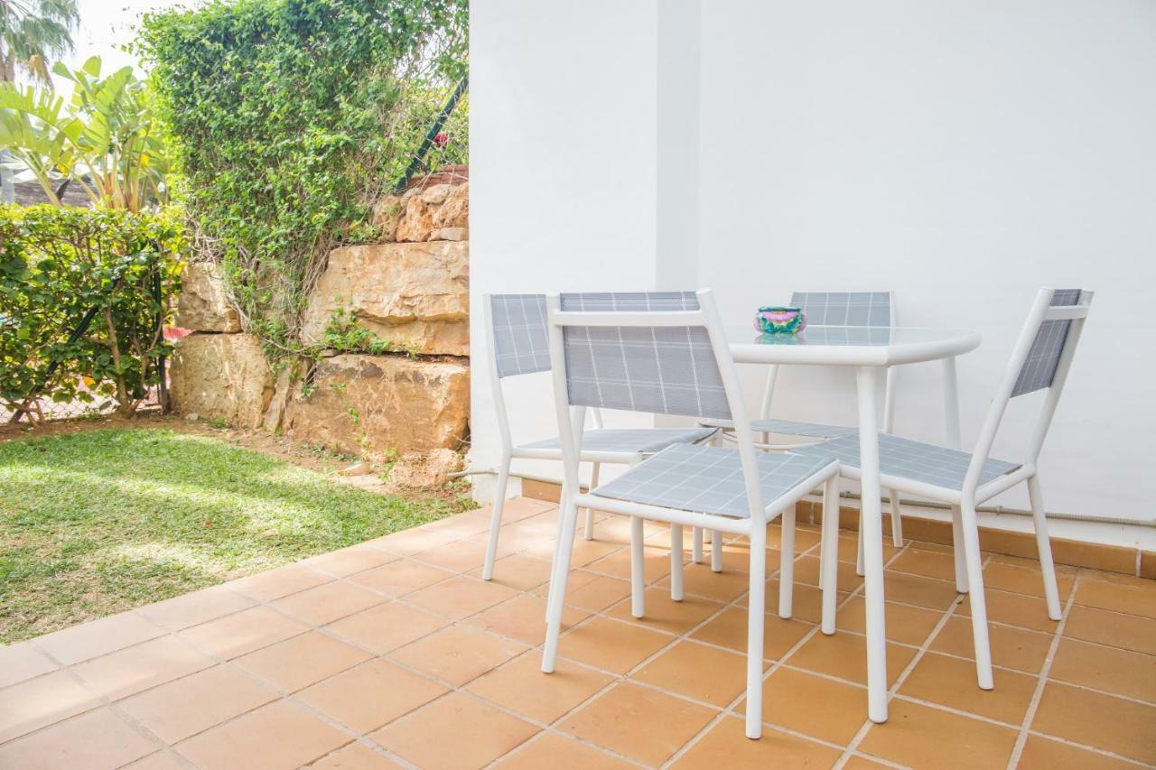 1Br Beachfront Complex - Mi Capricho Sitio de Calahonda Exterior photo